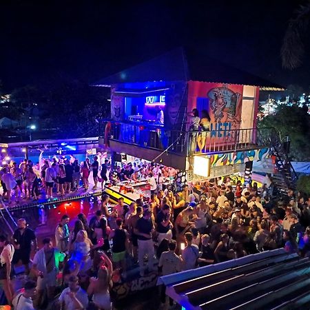 Wet! A Pool Party Hostel By Wild & Wandering Haad Rin Ngoại thất bức ảnh