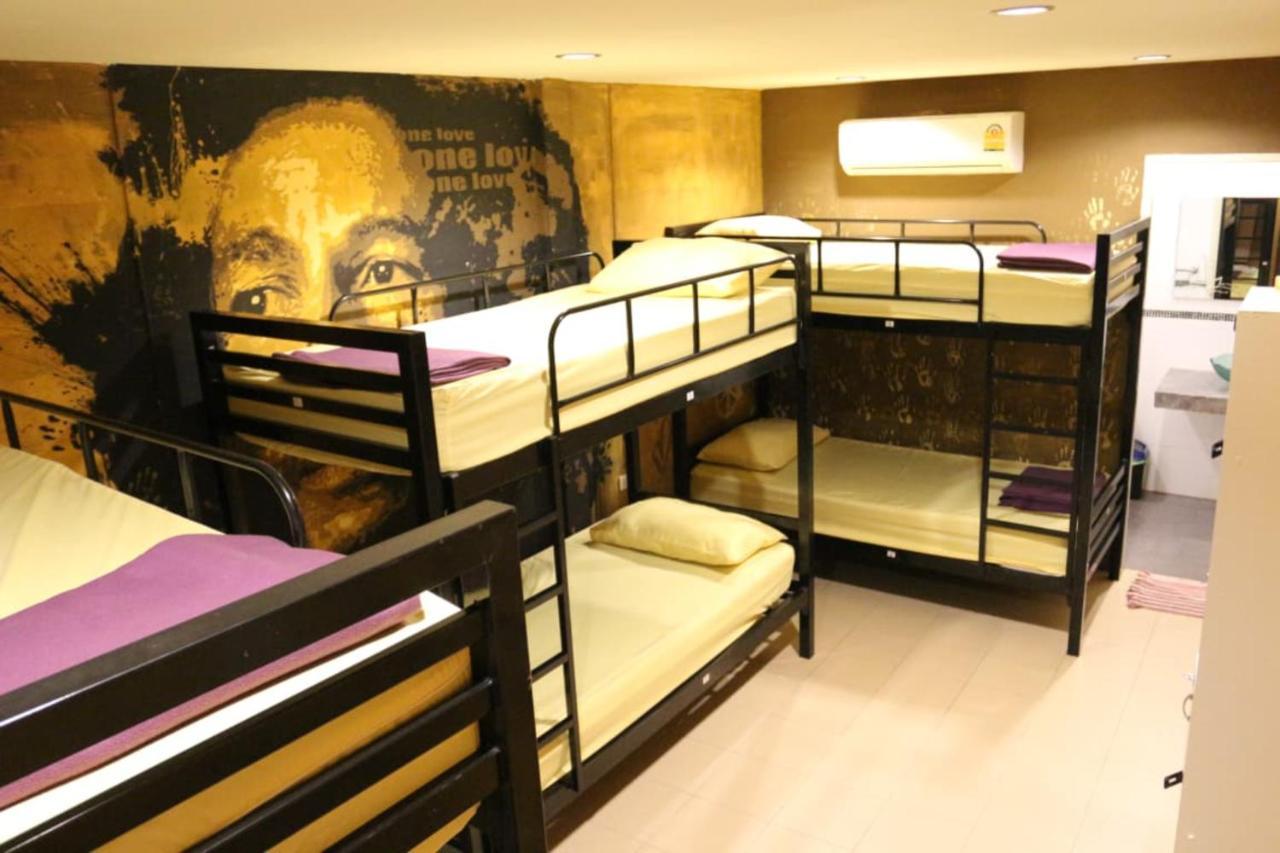 Wet! A Pool Party Hostel By Wild & Wandering Haad Rin Ngoại thất bức ảnh