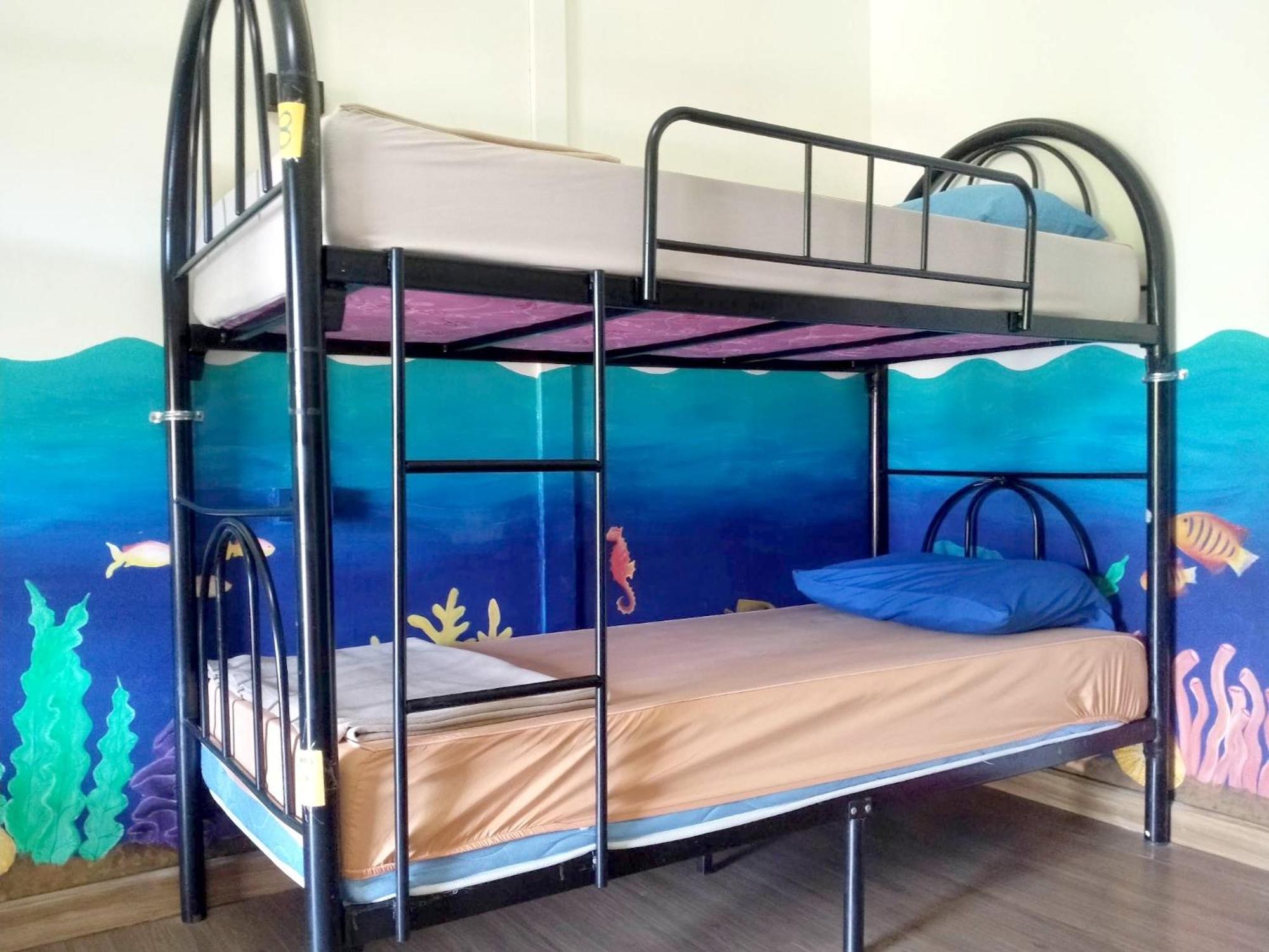 Wet! A Pool Party Hostel By Wild & Wandering Haad Rin Ngoại thất bức ảnh